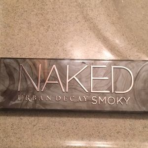 Urban decay naked smokey eyeshadow palette